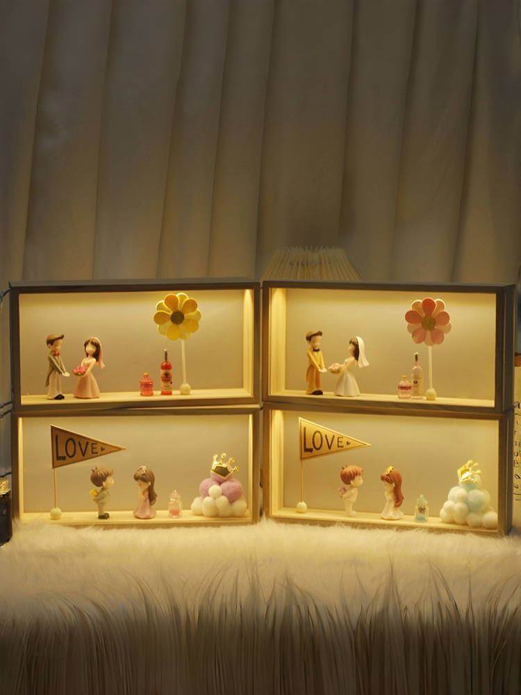 Wooden-Frame Couple Diorama Night Light