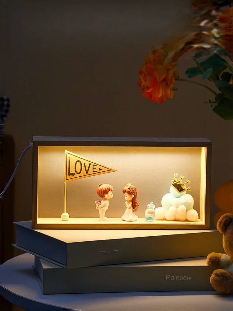 Wooden-Frame Couple Diorama Night Light