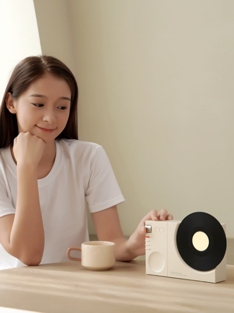 Retro Vinyl Bluetooth Speaker with Clock