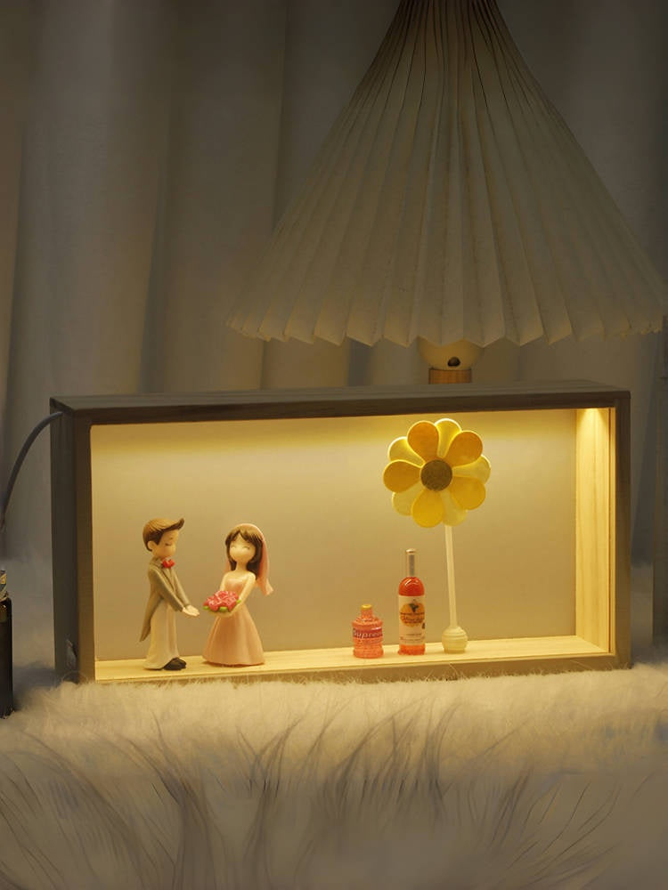Wooden-Frame Couple Diorama Night Light