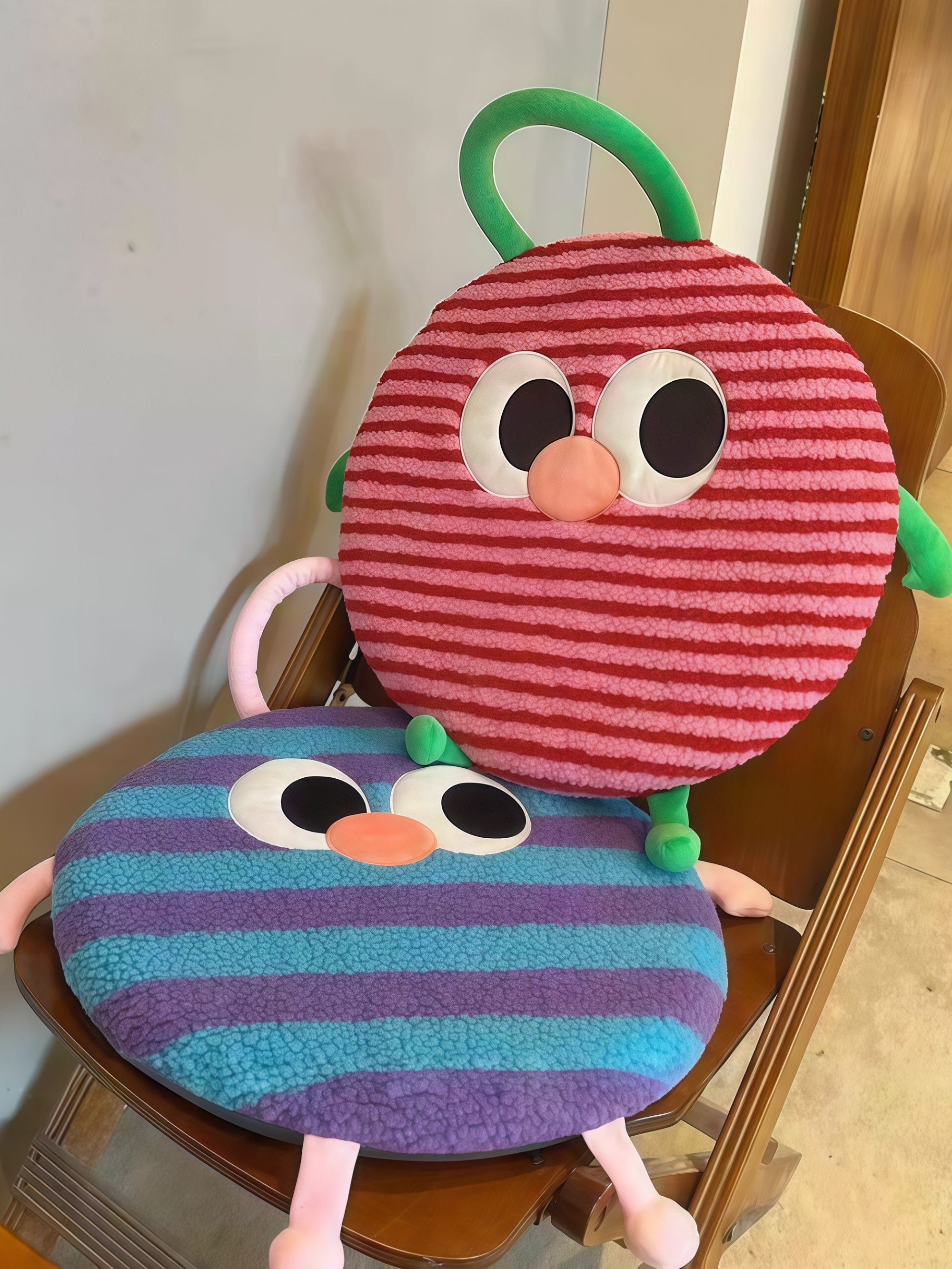 Cute Dopamine Round Memory Foam Cushion