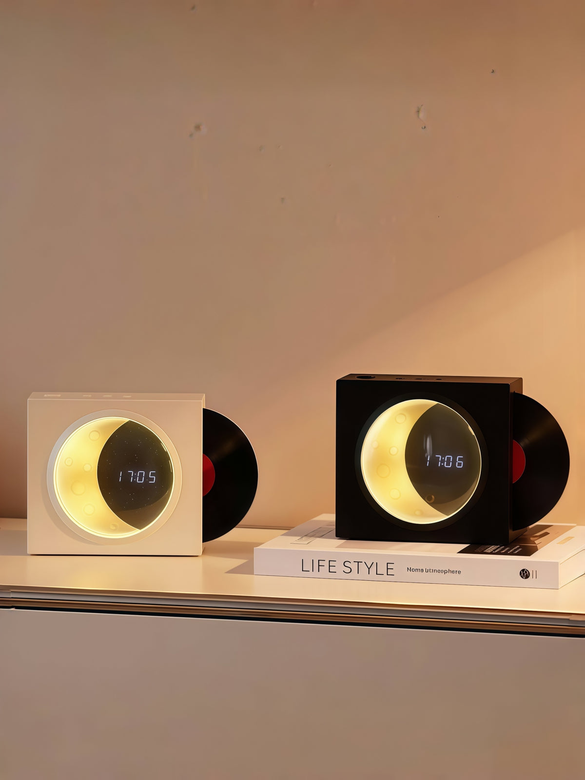 Moon-Dial Retro Vinyl Bluetooth Speaker